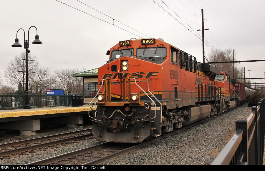 BNSF 6969 leads K144